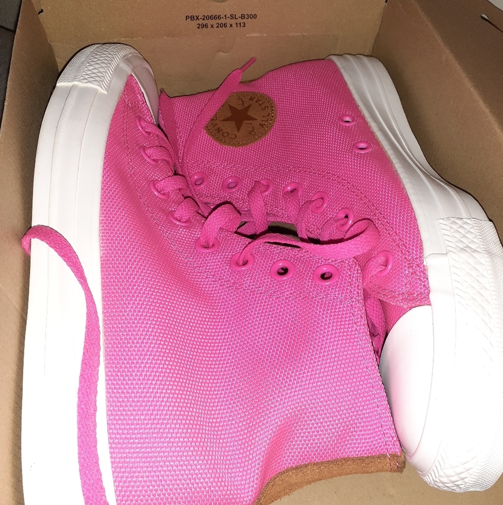 Pink hi top converse size 9